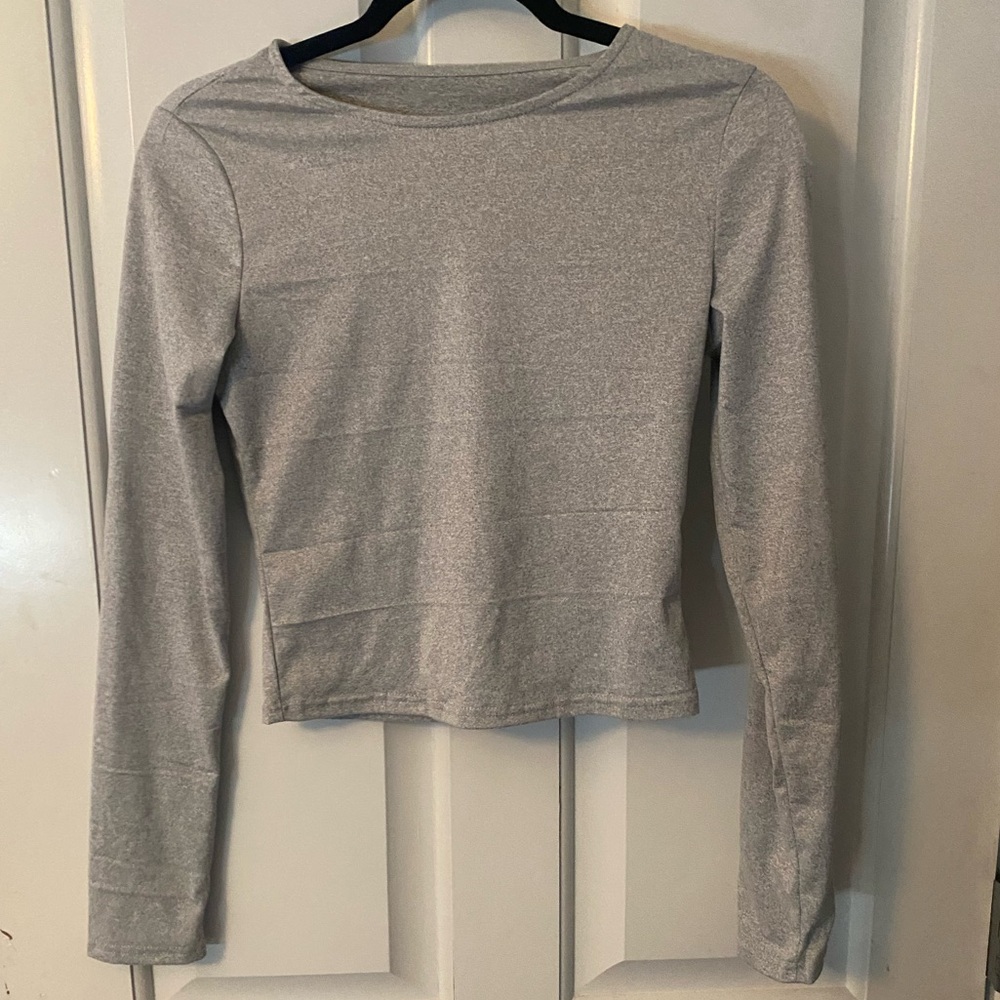 Fitted gray women’s long sleeve top size medium
